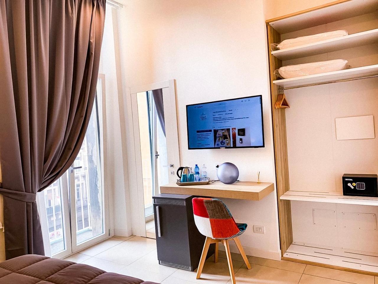 Napoli Squares Suites Экстерьер фото